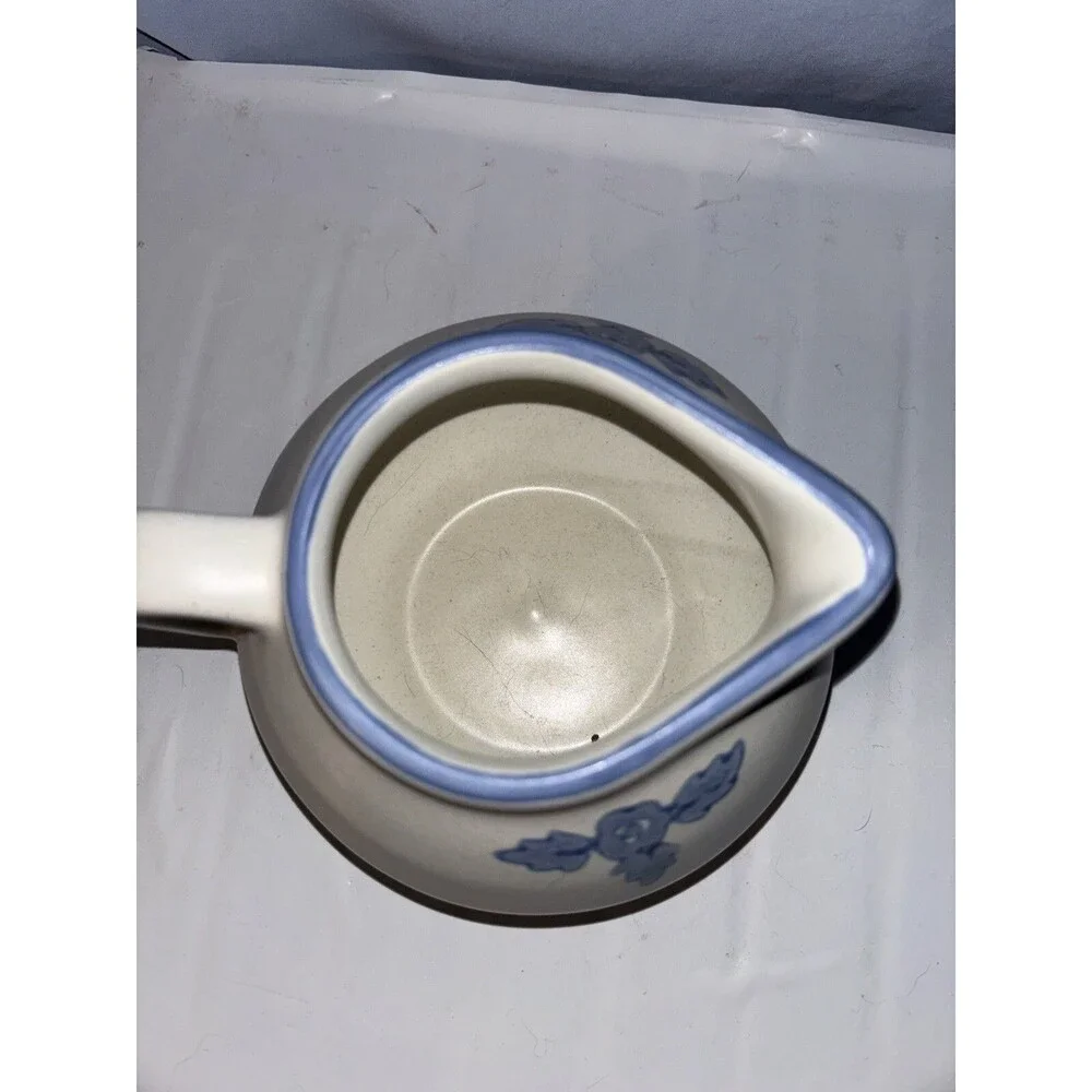 Pfaltzgraff Yorktowne Gravy Boat & Saucer - Picture 6 of 6